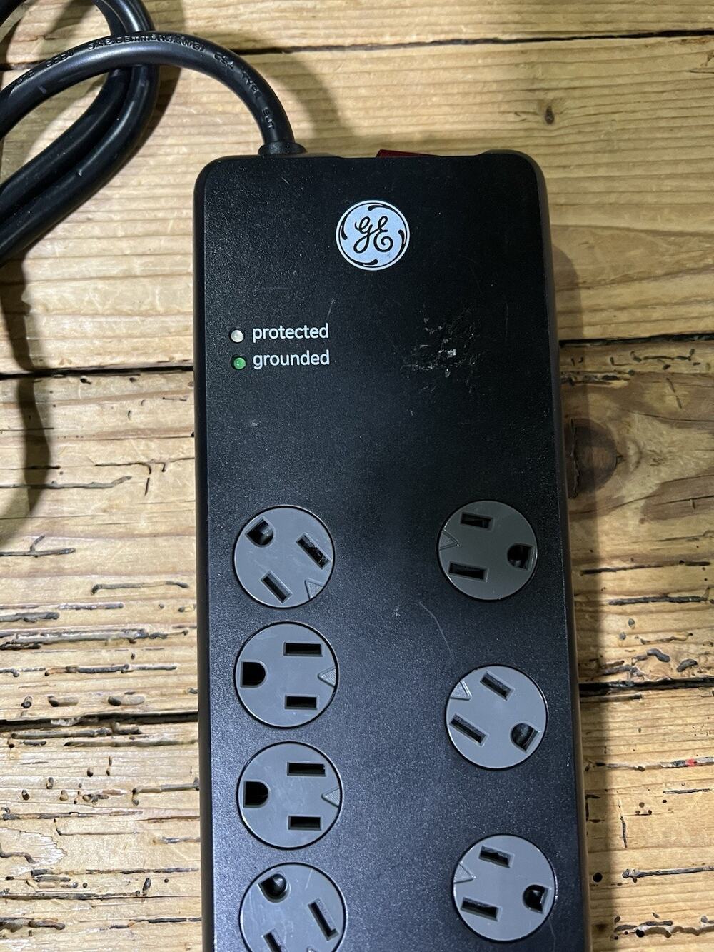 GE UltraPro 10-Outlet Surge Protector with 2 USB Ports and a 6ft cable